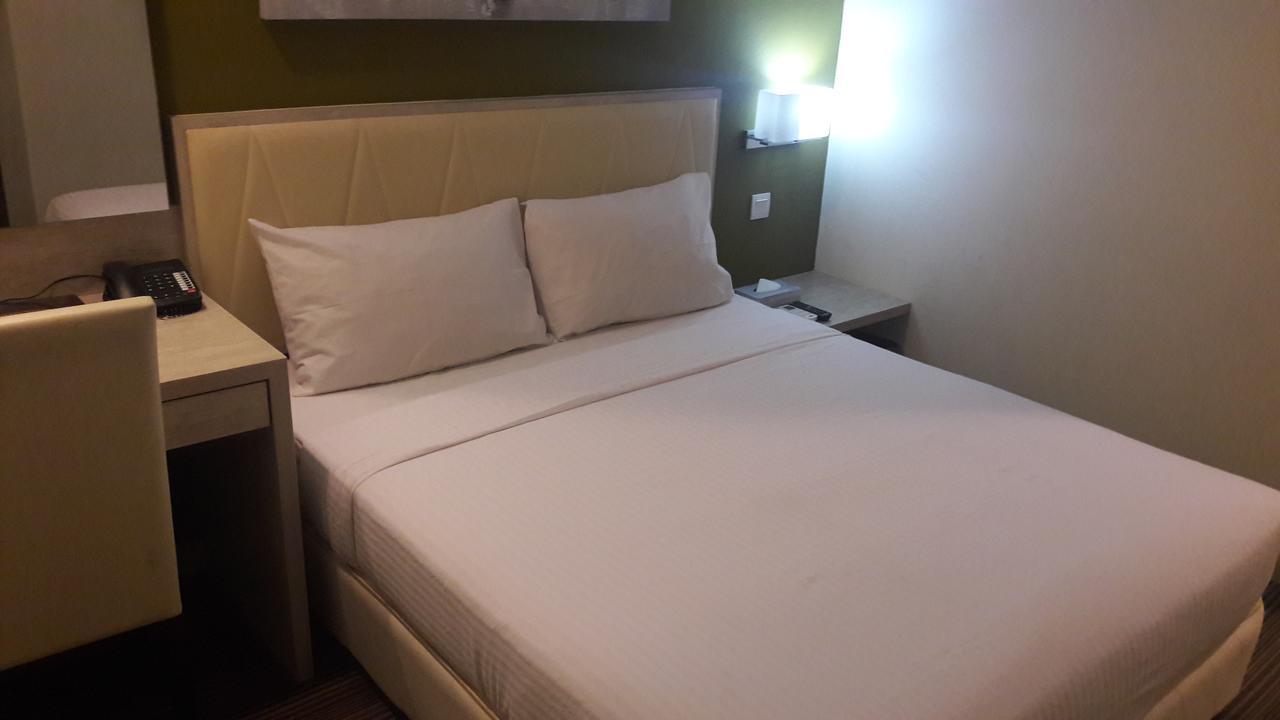 Kosma Business Hotel Kuantan Ngoại thất bức ảnh